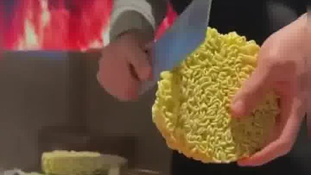 我以为刀削面是一种面食，没想到在他这成了一种刀法