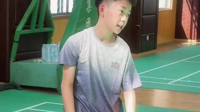 你的笑总是装作很天真