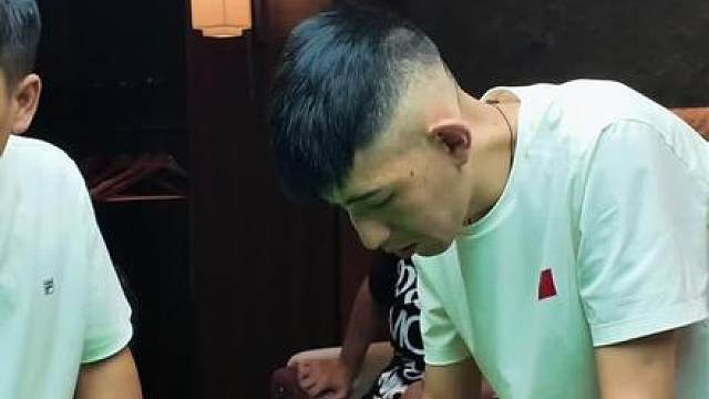 耳朵大，眼有神，站姿销魂秦利文！久别重逢，老友归来。