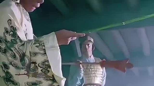 这伪装术无敌了，小鬼子站面前都看不出来