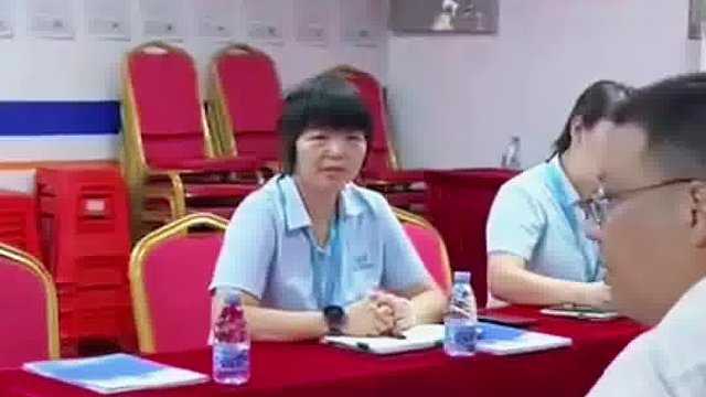 客户上门咨询，了解硅橡胶电子垫片优势