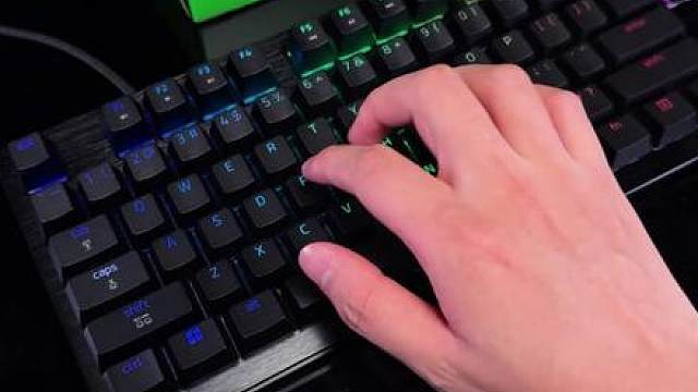 洲瓦通吃职业键盘，雷蛇猎魂磁蛛 V3 实测封神