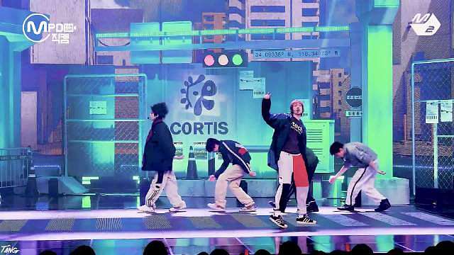 HYBE新人男团CORTIS新歌《MOTION (feat. Juicy J)》歌词掀起巨大争议，组