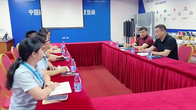 液压行业客户到访，挑选适配设备密封圈