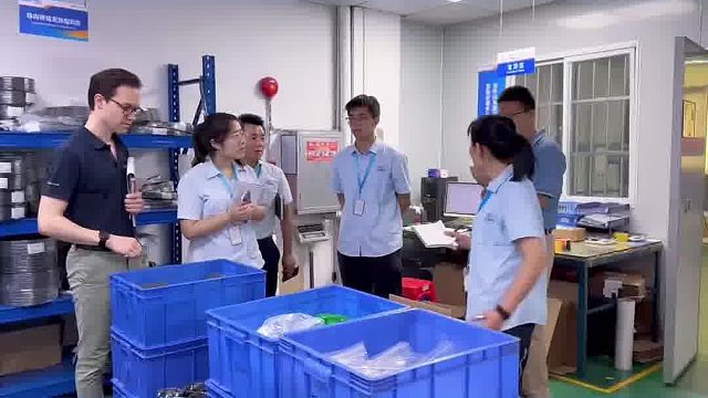 客户拿起这密封圈看了五分钟，一句话没说