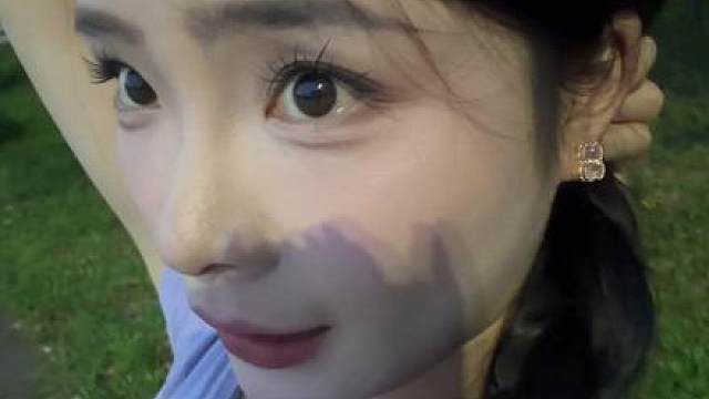 打完羽毛球 坐下来发现 脸部真的很服帖！ ！！ 姐妹们信我去冲
