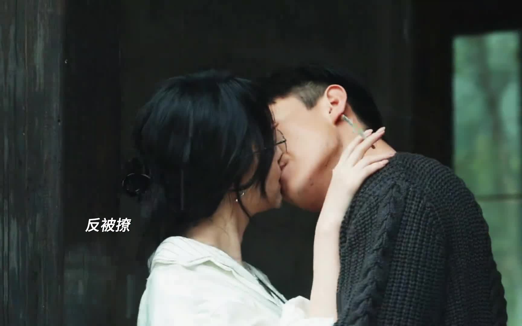 段队颜芮暧昧拉扯，性张力拉满 尔蒙