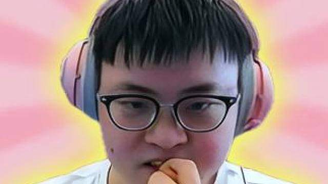 顶尖路人vs职业五排！Uzi撞车3000分的一区车队，谁能更胜一筹呢？