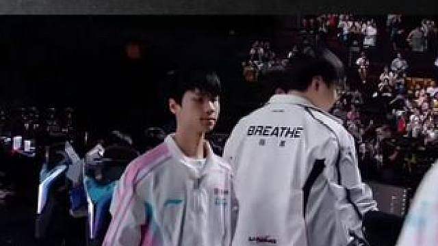 BLG 2-1险胜AL拿下三连胜，Hope反向闪现葬送对局，Tarzan独木难支