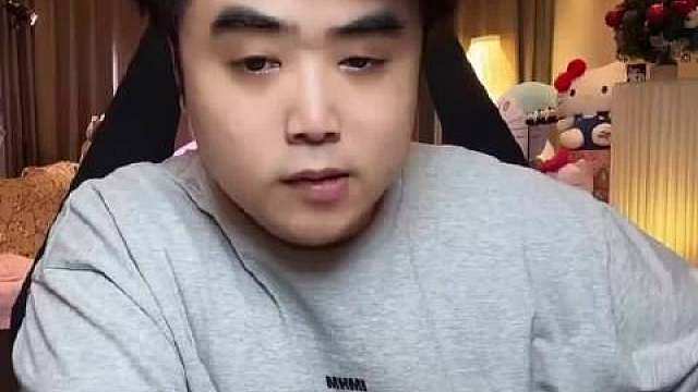 报！朱开曝Flandre圣枪哥目前在家里，哪也没去！

这么看来圣枪哥应该不会再上场了，除非Brea