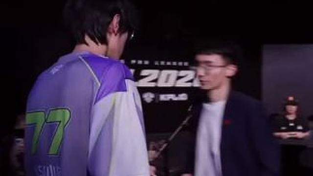 子旗:我一个冠军教练，去A组，第三轮还要轮换，季后赛怎么玩啊