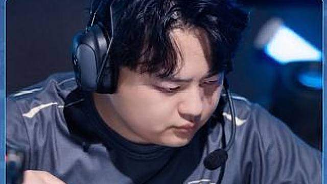 【亚洲杯赛区淘汰赛】第五日第四场第三轮
RW.MinMin vs QY.QianXun
第八局：龙晶