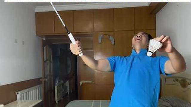 不好意思，我用的是尤尼克斯