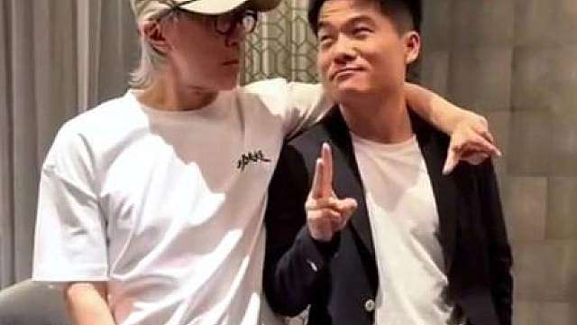 周星驰回应董宇辉什么时候再演戏： 还在等一个角色，自己真不懂演戏，对演技没有概念；很多电影都有功夫元素，是因为喜欢李小龙先生而苦练武功 （编辑：得璇）