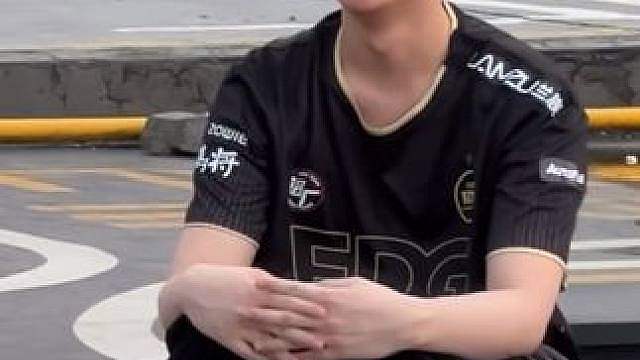 拍我？