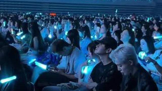 黄子韬演唱会逮到一只可爱小猪