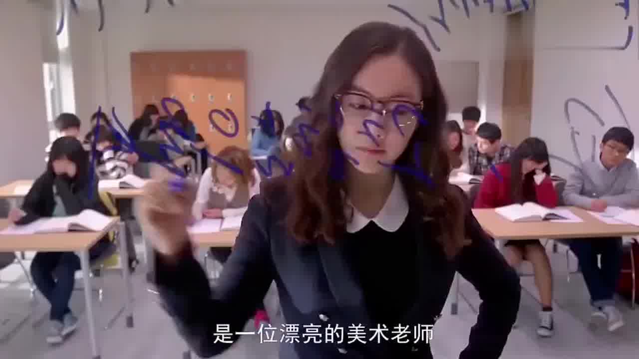 这个女人正在努力耕耘享受着快感