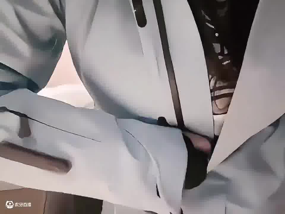 看似不满，实则炫耀