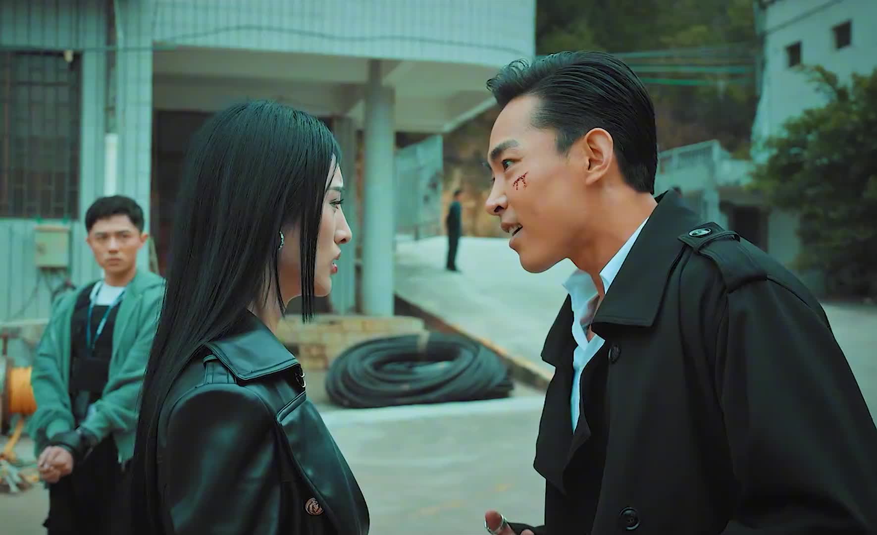 “她想做个有钱人，但是她更想做个好人”