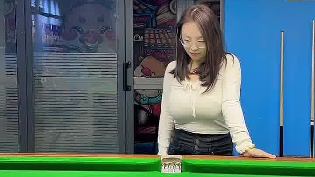 球杆上翘了