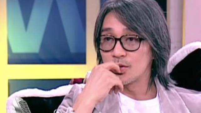 戏内化身慈父，戏外独身一人。
2008周星驰《沈春华Life秀》专访