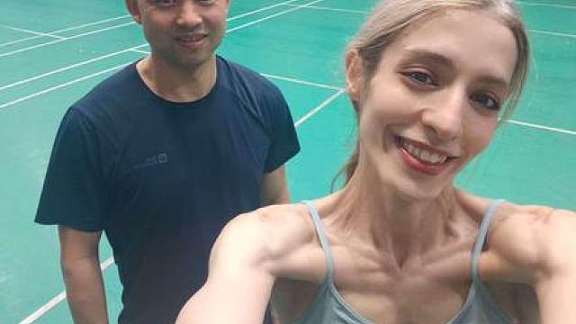 今天真是个好日子！
我终于打进去一个球。不是教练喂出来的开心球，是对手实打实没有防住我的球。
整整三年了，我终于等到这一天。