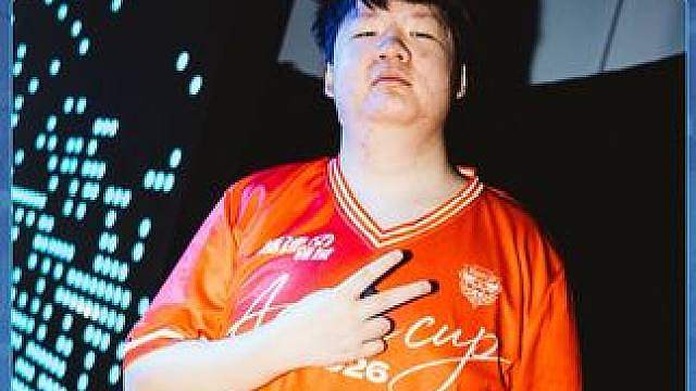 【亚洲杯交叉淘汰赛】第三日第一场第二轮
RSG.Feng vs Yi
第四局：疾风机场 反抢王图杀人