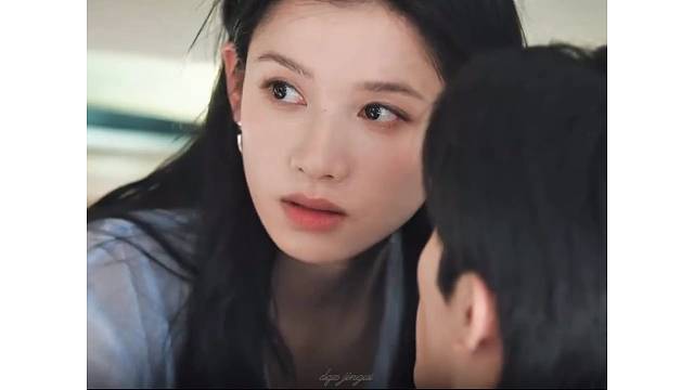 陈异你的嘴很肿你知道吗[偷笑][偷笑]