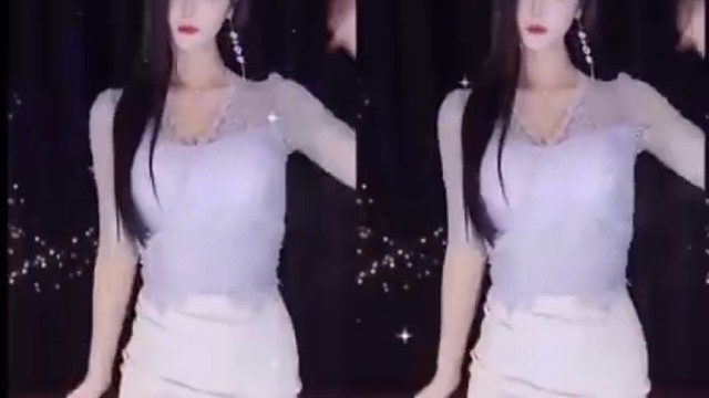桃子在跳舞