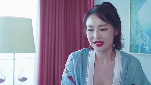 美女喜欢上小奶狗，结果被好闺蜜围观，这也太尴尬了吧！