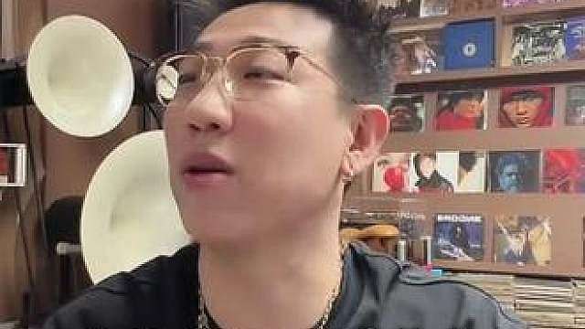 给男粉女粉准备的礼物ROG全家桶满配置以及香奈儿限量包