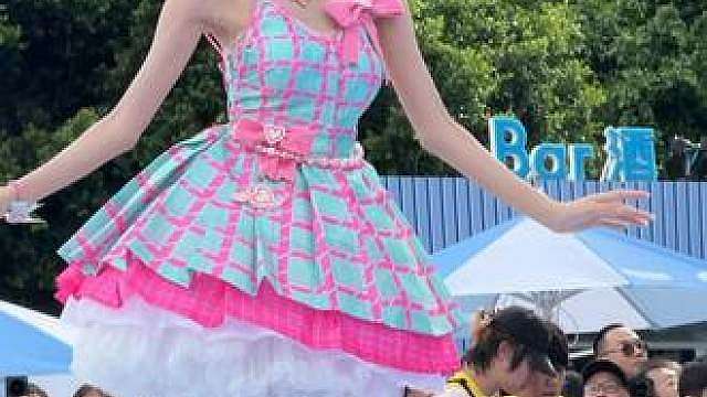 谁家的粉色女孩？