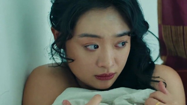 抢劫犯竟然在逃跑时招美女上门 凛冬下的罪恶
