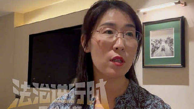 【】丈夫与第三者伪造结婚证培育胚胎离婚案将于8月11日开庭。有网友评论原配朱女士：全职太太在我心中是