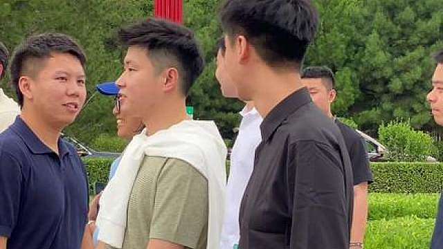 斯诺克赵心童和外卡选手武圣光，斯诺克中国公开赛