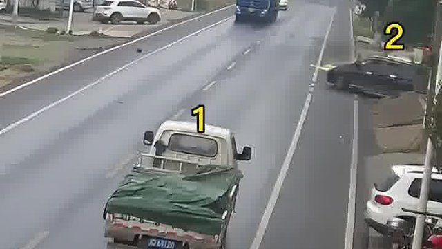 一则事故告诉你为什么”让速不让道“