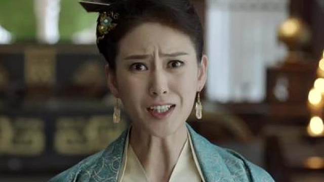 范闲与郭宝坤、贺宗伟对峙京都府尹大堂，范闲言辞犀利游刃有余。
