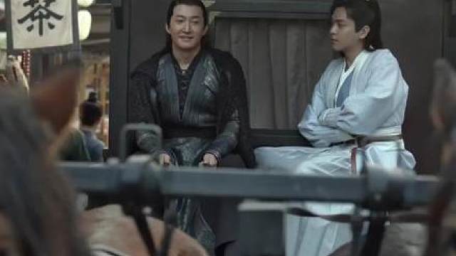 范闲与滕梓荆在京都牛栏街遭遇八品高手劫杀，滕梓荆为护范闲惨烈战死。