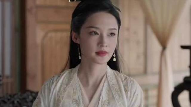 范闲主张查贪被庆国朝臣当成党争和他与二皇子之间私怨，秦业儿子秦恒向范闲求饶。