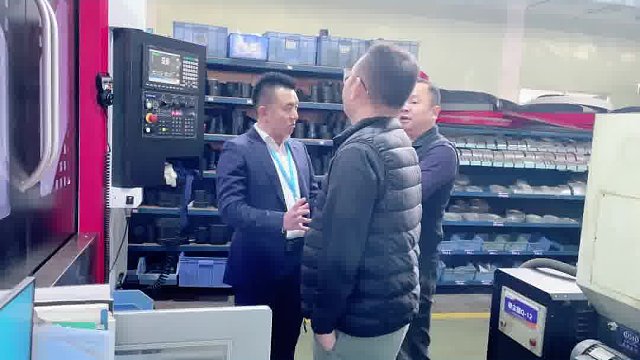 “宝剑锋从磨砺出，梅花香自苦寒来”
