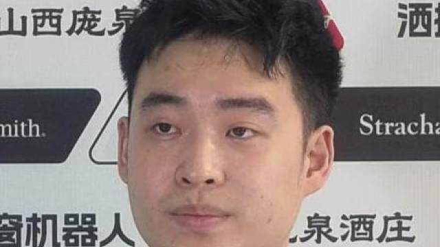 “与前辈相比防守不太行，纠缠能力也有待提高”