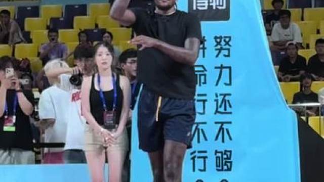 “面对NBA超级新星杰伦格林，陈泽文拿了51分”