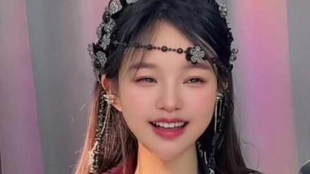他懂粉丝的热爱！粉丝懂他的坚守！一场比心互动，藏着星爷与影迷之间最动人的双向奔赴.！