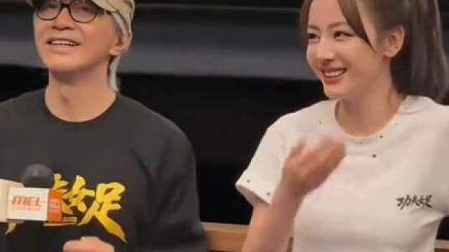 世间万般声音，母亲永远是他最坚定的后盾
《功夫女足》最大彩蛋，星妈现身首映礼
台上台下，是儿子半生追梦，是母亲一生守护