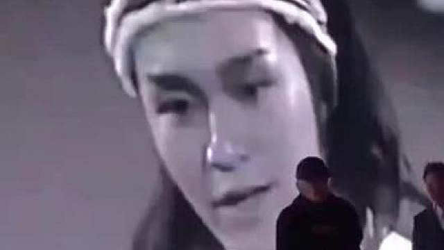 星爷看到从前的自己，也很感慨吧…