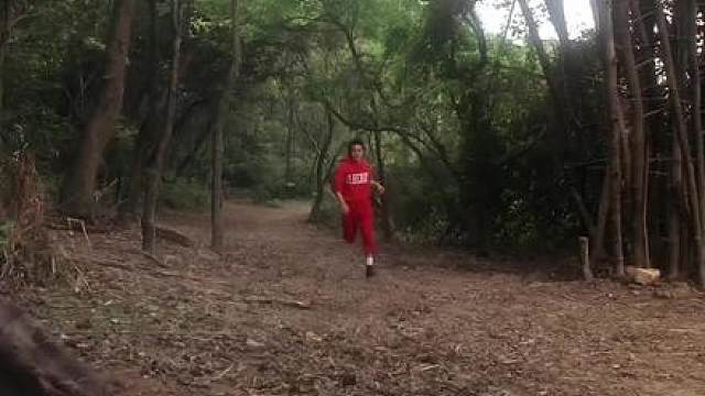 太喜欢穿越后开头的这段了，星爷和达叔不愧是黄金搭档！