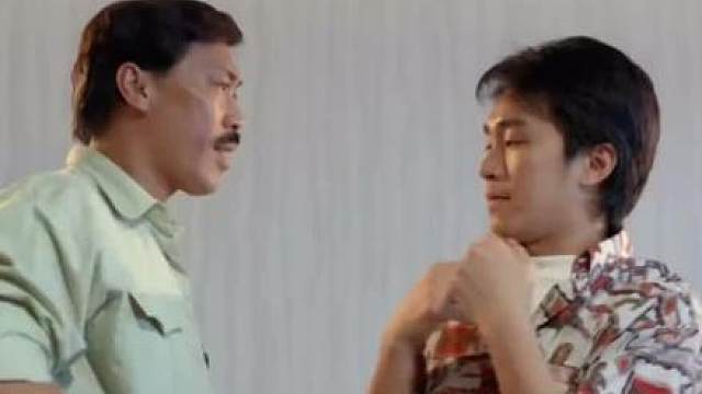 没想到星爷早期电影喜剧感也这么强 哈哈哈
