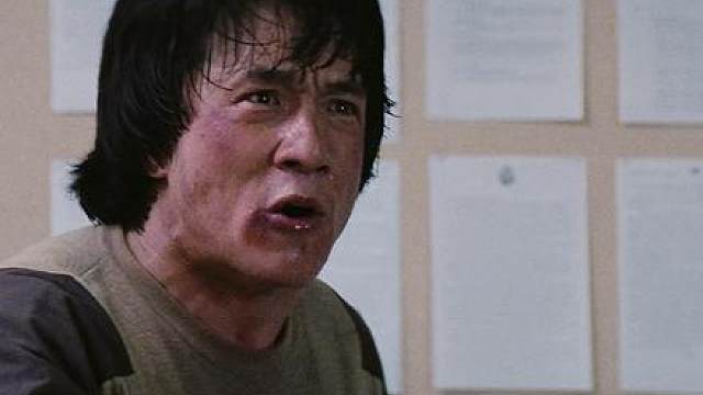 成龙《警察故事1》陈家驹挟持署长，成功抓捕毒贩朱滔