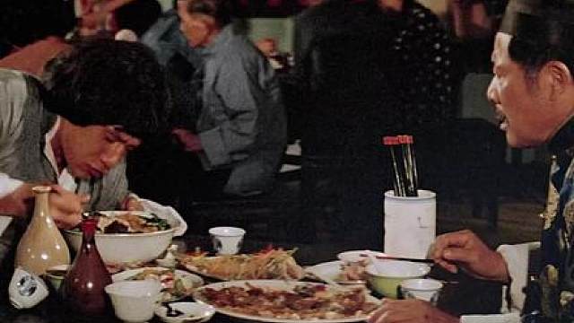 成龙-醉拳龙叔吃播名场面，拜苏花子为师