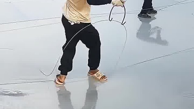 塑料布上拉钢丝，高手在民间。